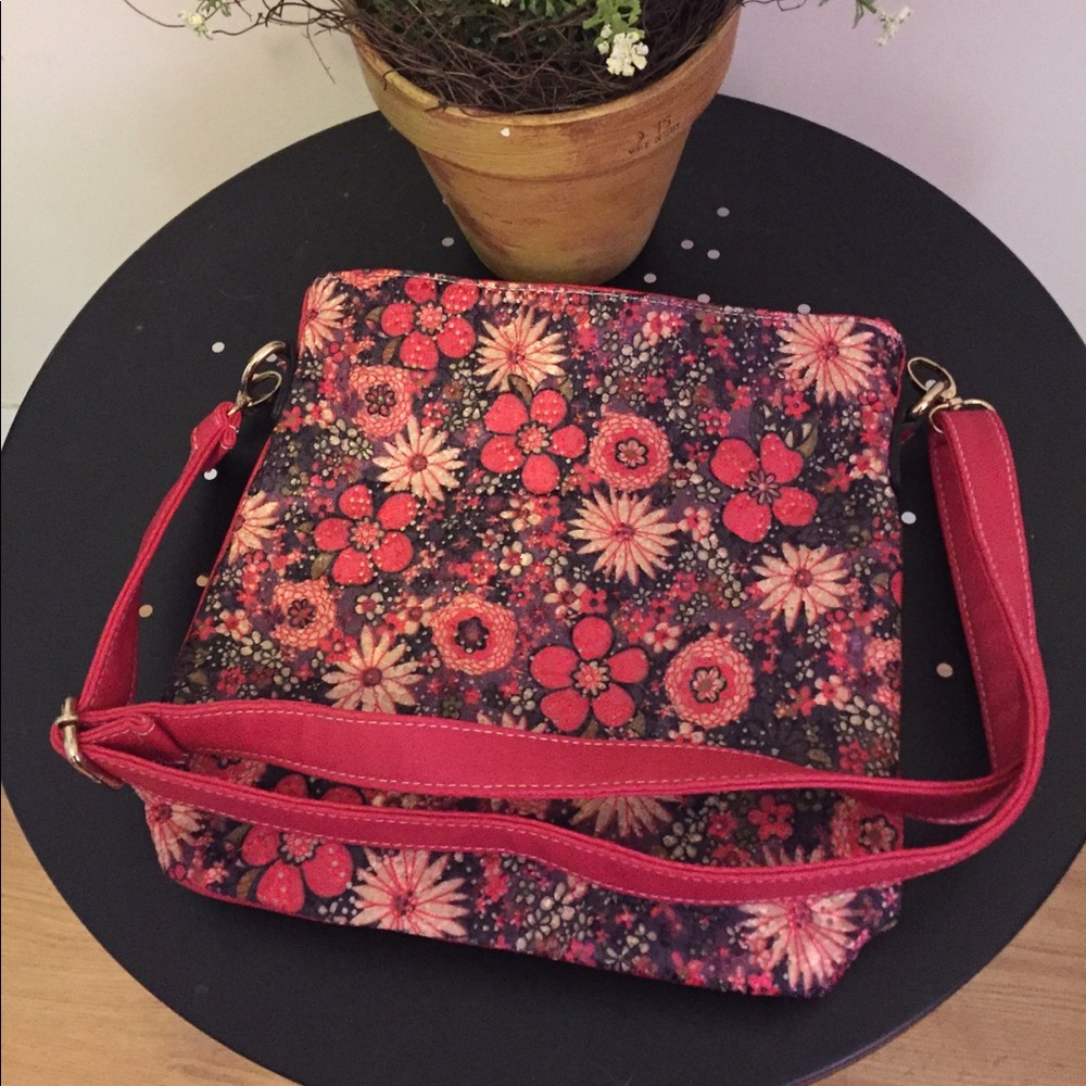 Sale! Beautiful crossovers - Picture 3 of 5